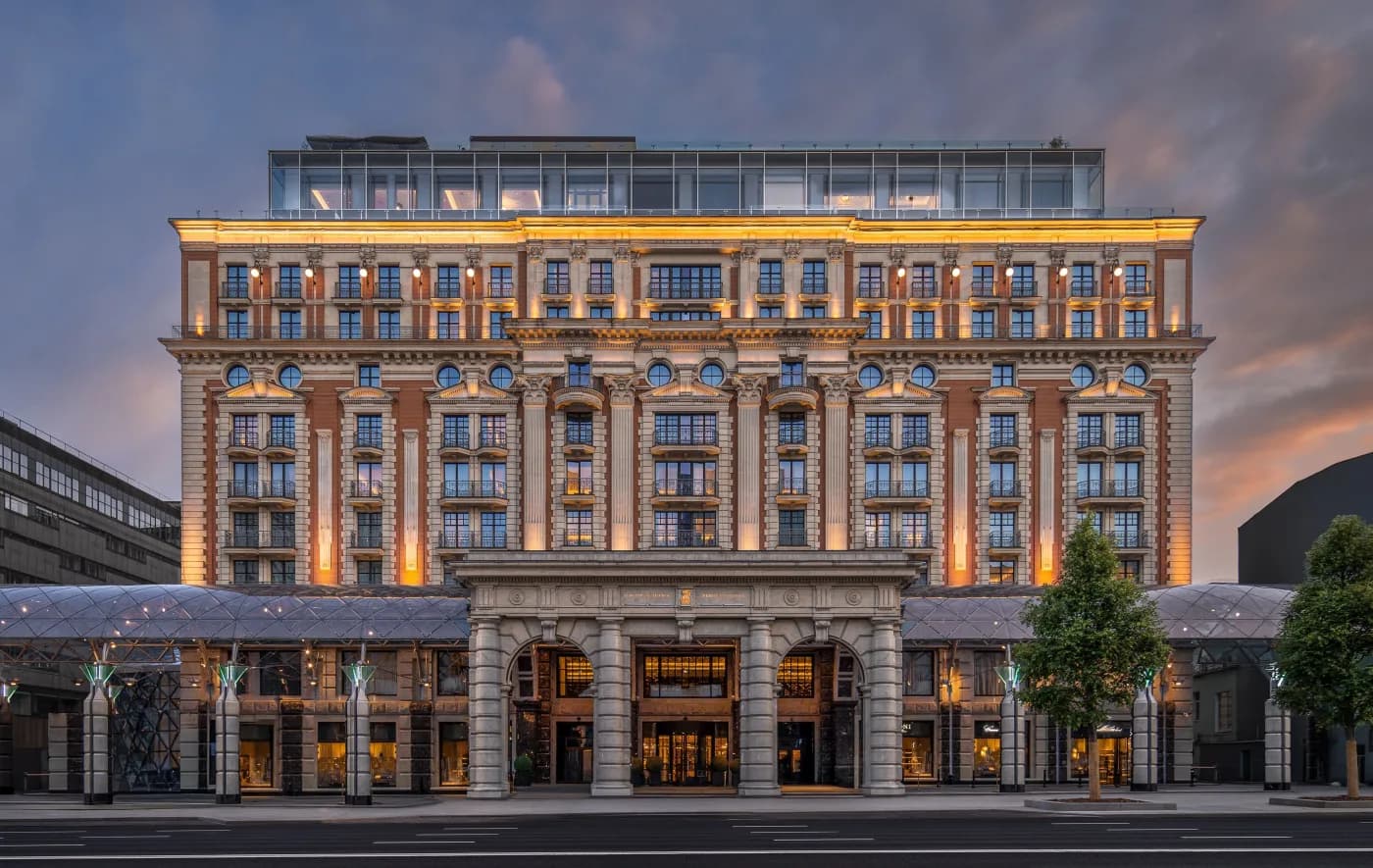 Фасад отеля The Carlton Moscow, ранее Ritz-Carlton Moscow